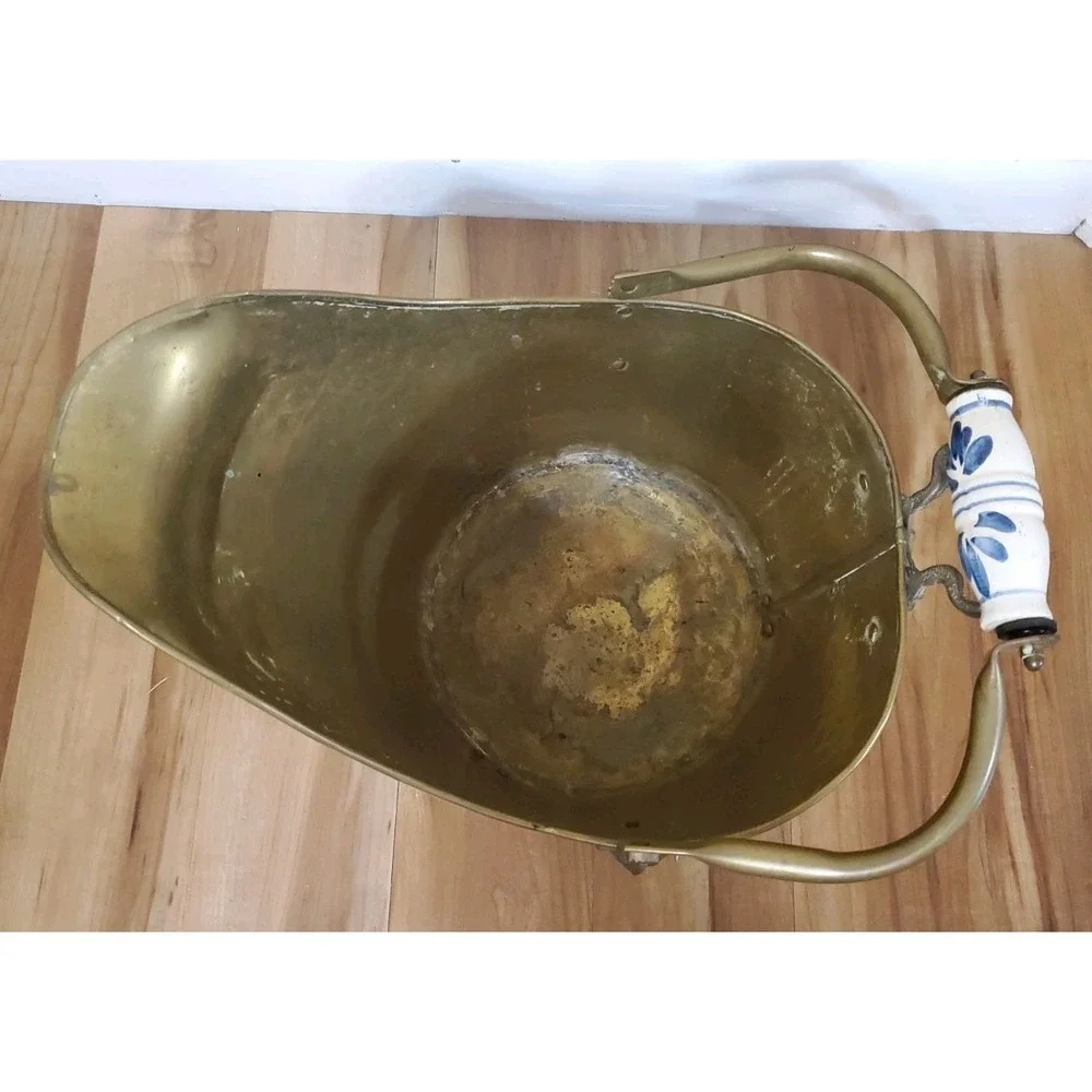 Vintage Brass Coal Scuttle‎ Bucket Lion Head Claw Feet Ceramic Handle